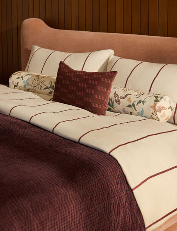 #color::wine #size::full/queen #size::king/cal-king #type::duvet-set #type::duvet-cover