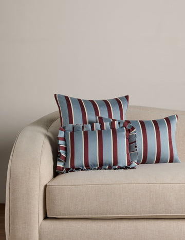 #color::blue #style::square #style::lumbar #style::mini-lumbar #fill-type::with-feather-down-insert