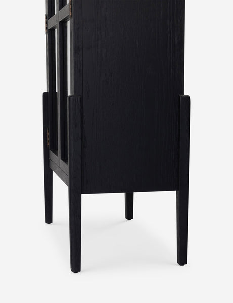 #color::oak-and-black