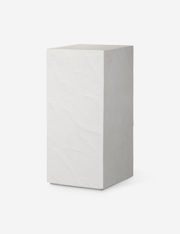 #color::white #size::small