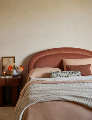 Newbery Platform Bed : White Boucle / Queen