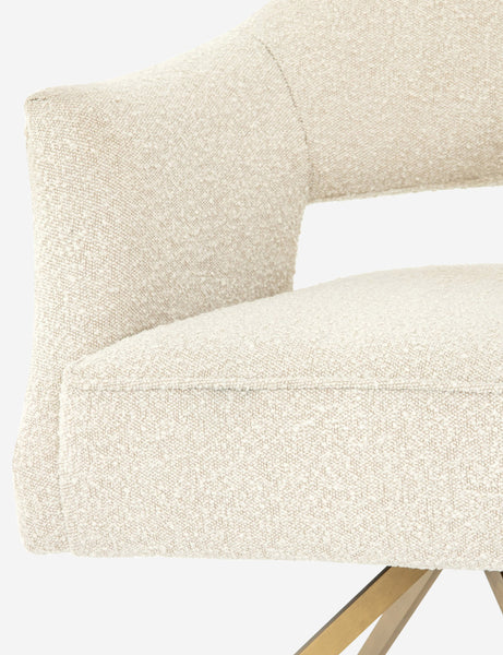 #color::natural-boucle