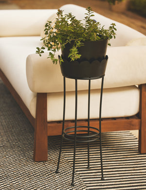 Onyx slim metal scalloped outdoor planter