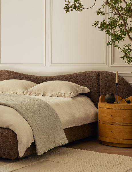 #color::ivory #size::standard #size::king