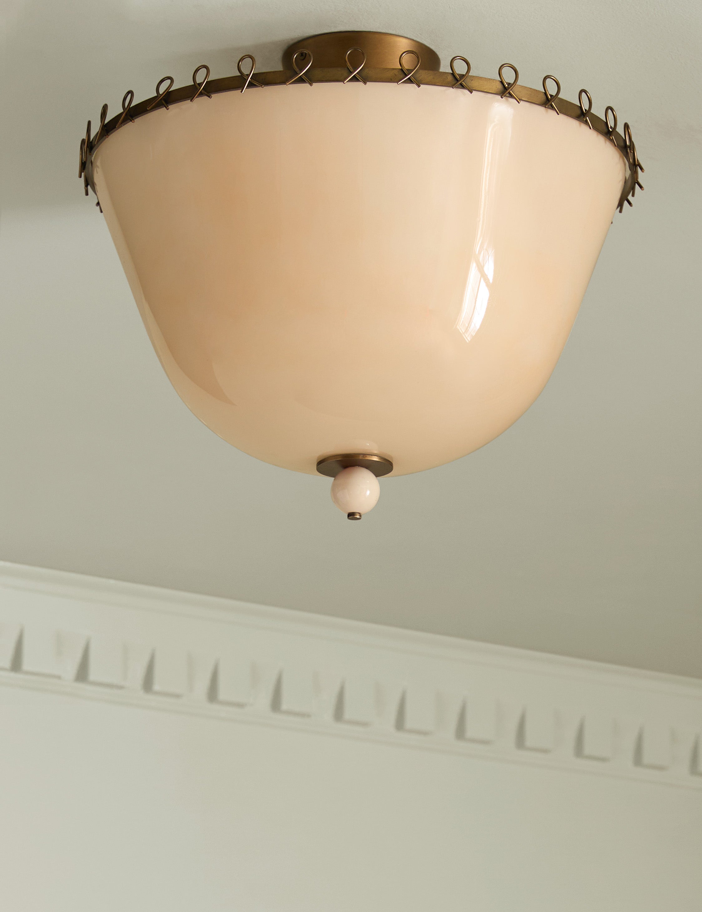 #color::cream #size::16"Dia