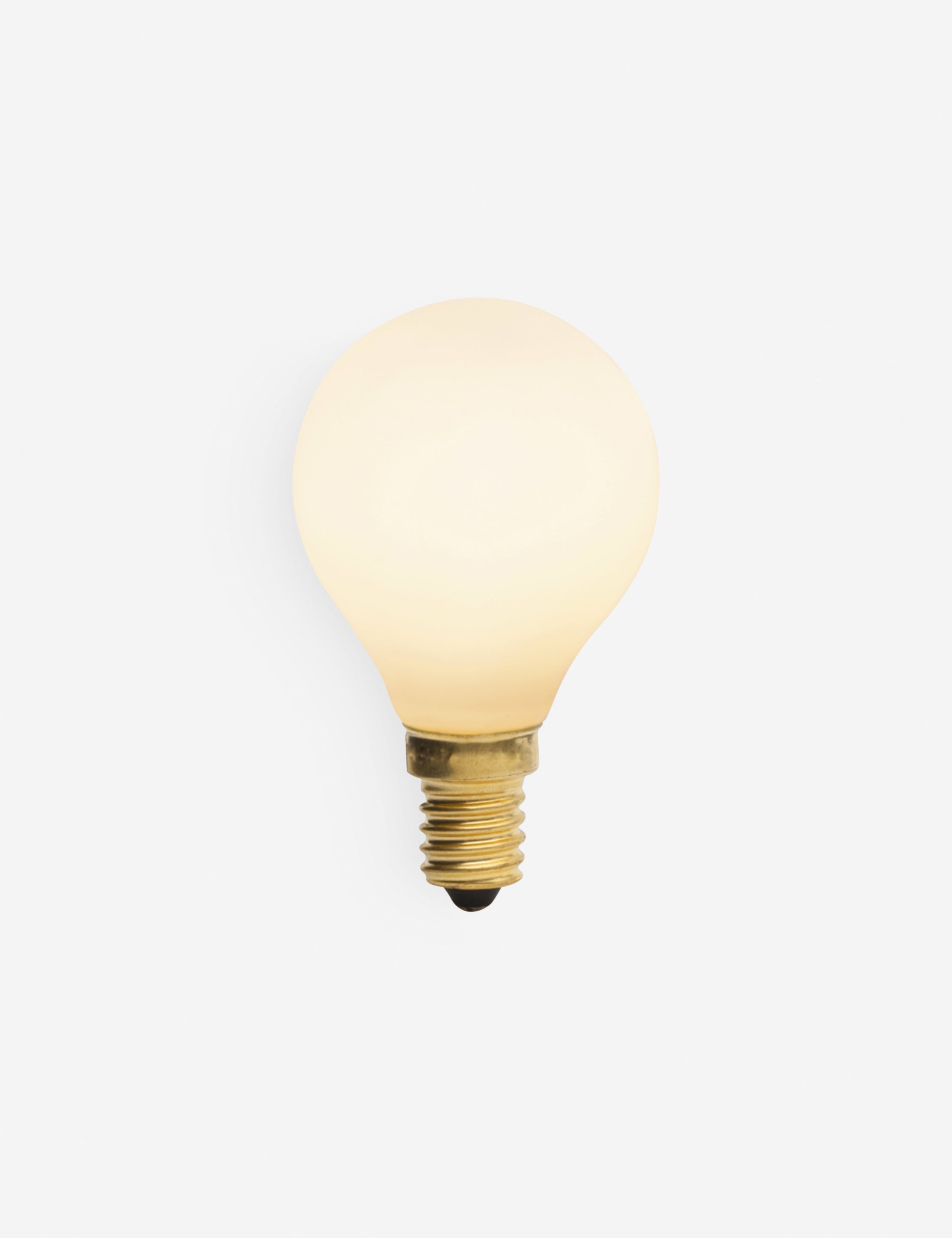 #color::white #size::e12
