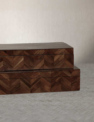 #color::dark-brown #size::large #size::small