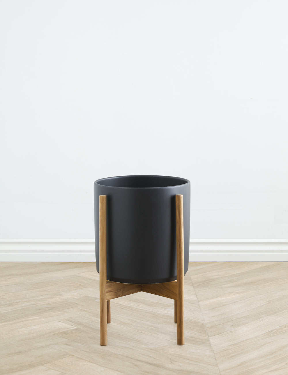 #color::black #size::10--Diameter
