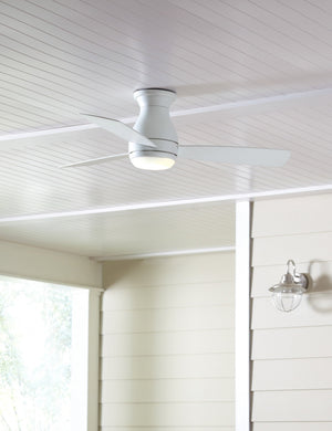 Vega Ceiling Fan + Light : White / 52